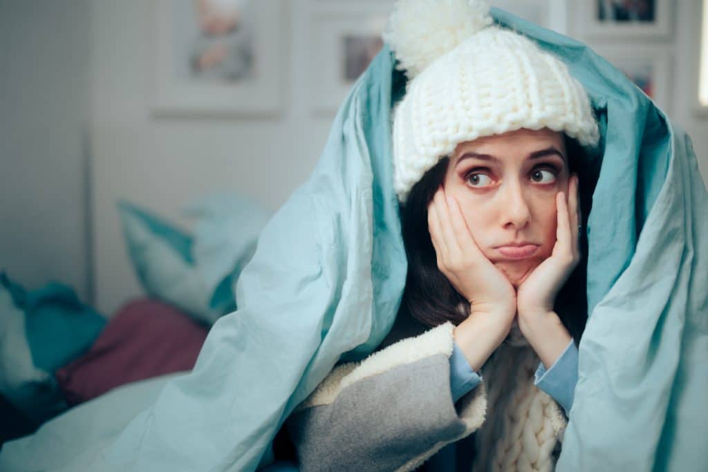 Sleeping in a cold room pros and cons